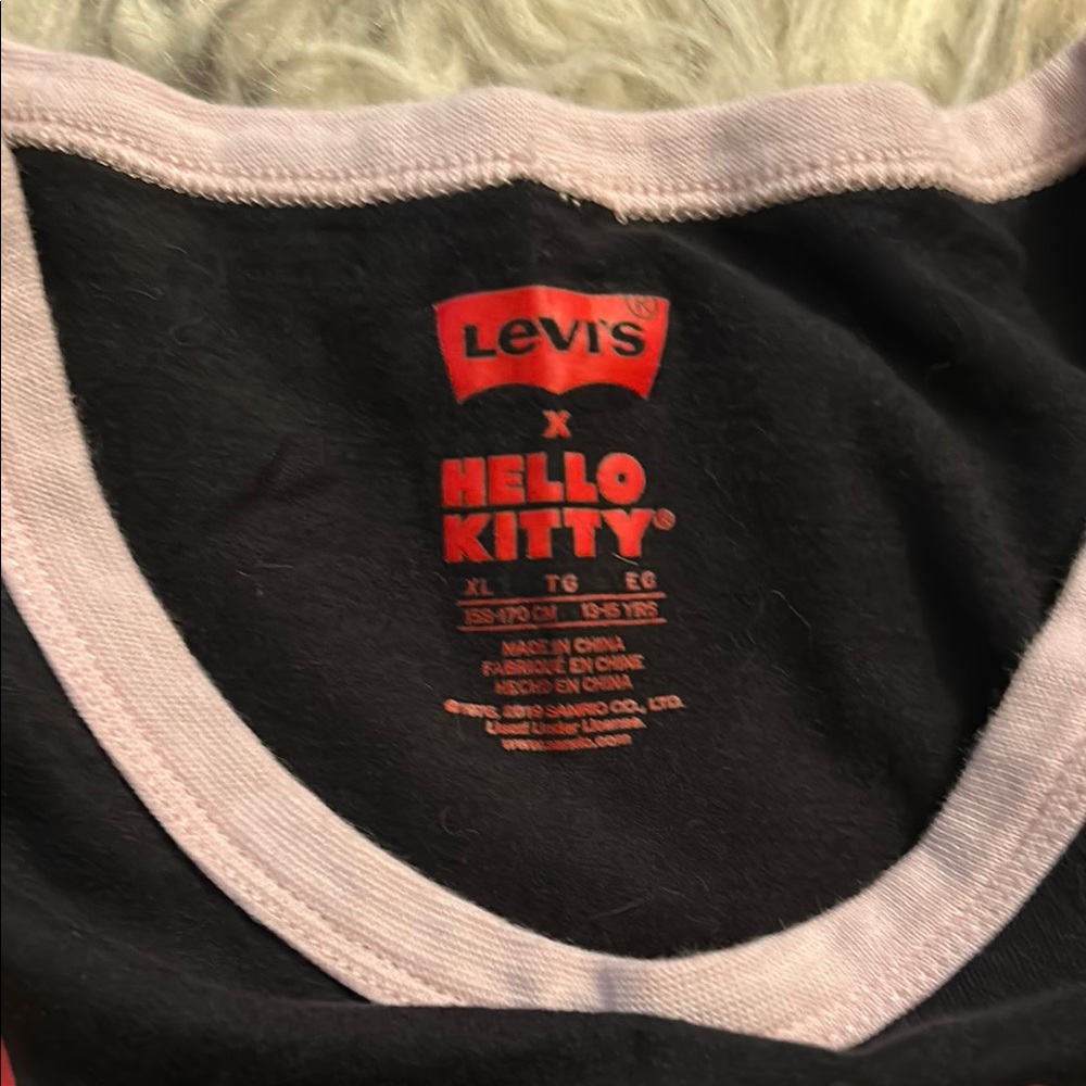 Levi's X Hello Kitty T-Shirt (Girls XL) - Picture 5 of 5